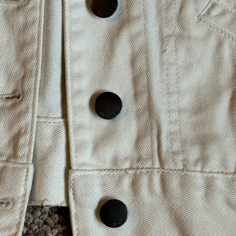 Billabong White Denim Cropped Jacket - Picture 4 of 5